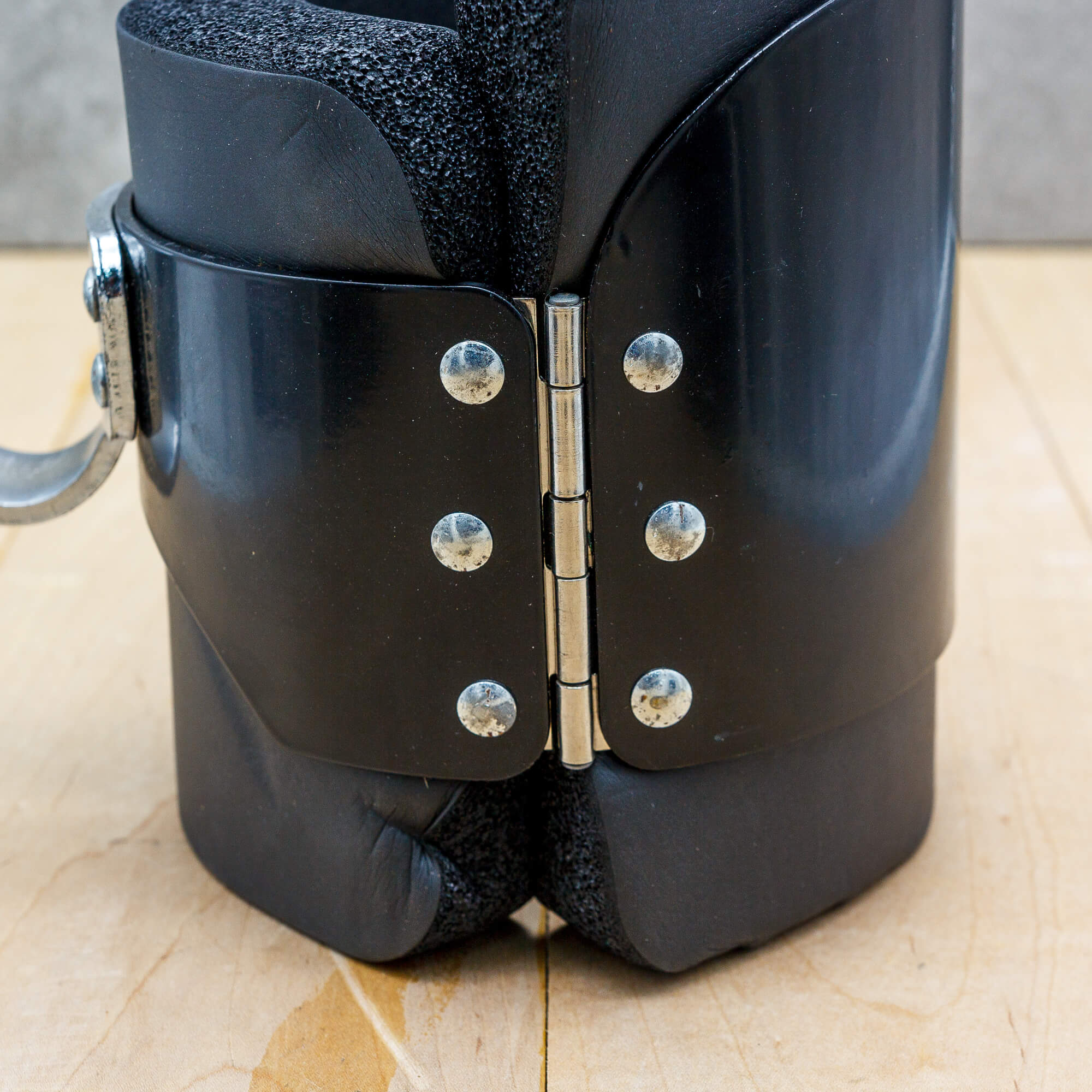 TheRack.Co Basics Anti-Gravity Inversion Boots - Image 3